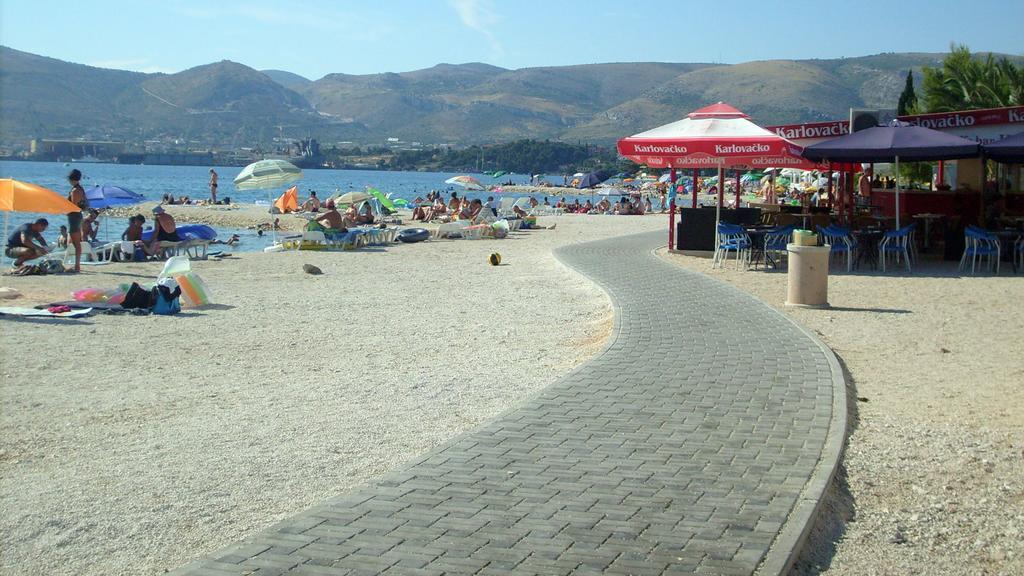 Appartamento Cozy Place On The Beach Traù Esterno foto