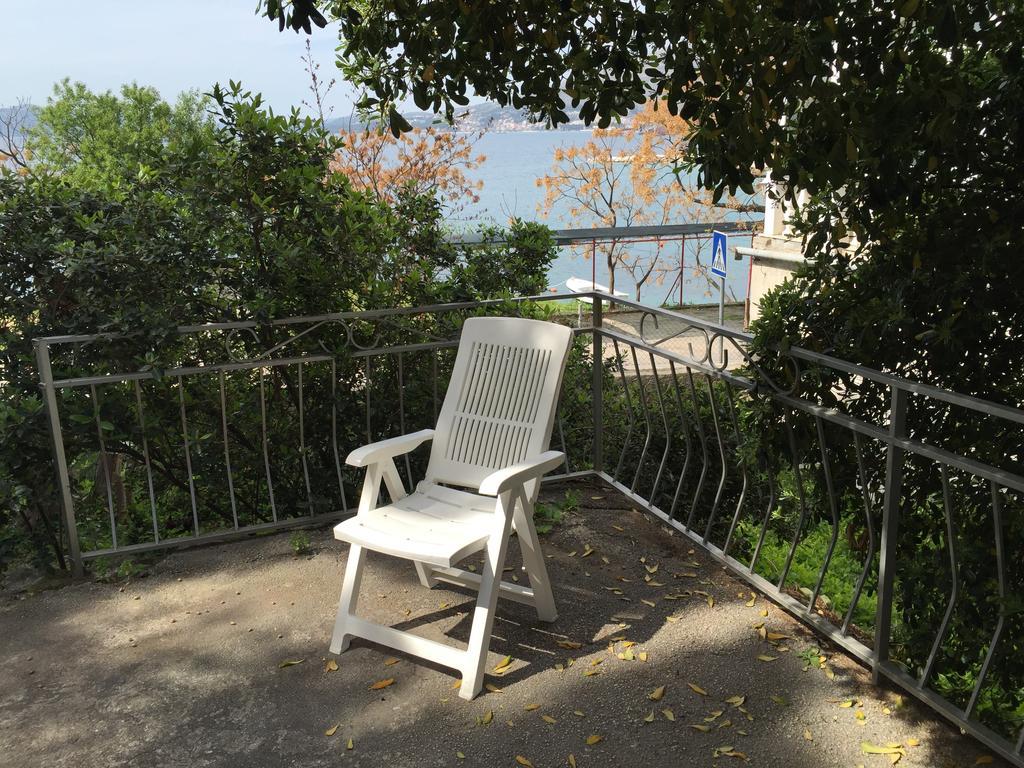 Appartamento Cozy Place On The Beach Traù Esterno foto