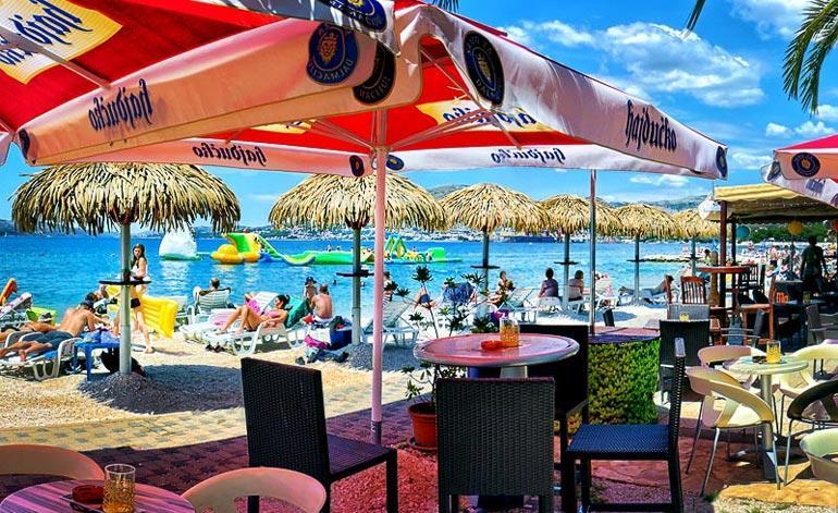 Appartamento Cozy Place On The Beach Traù Esterno foto