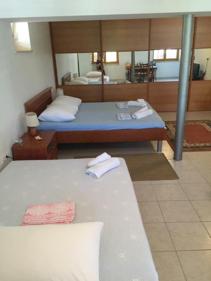 Appartamento Cozy Place On The Beach Traù Esterno foto