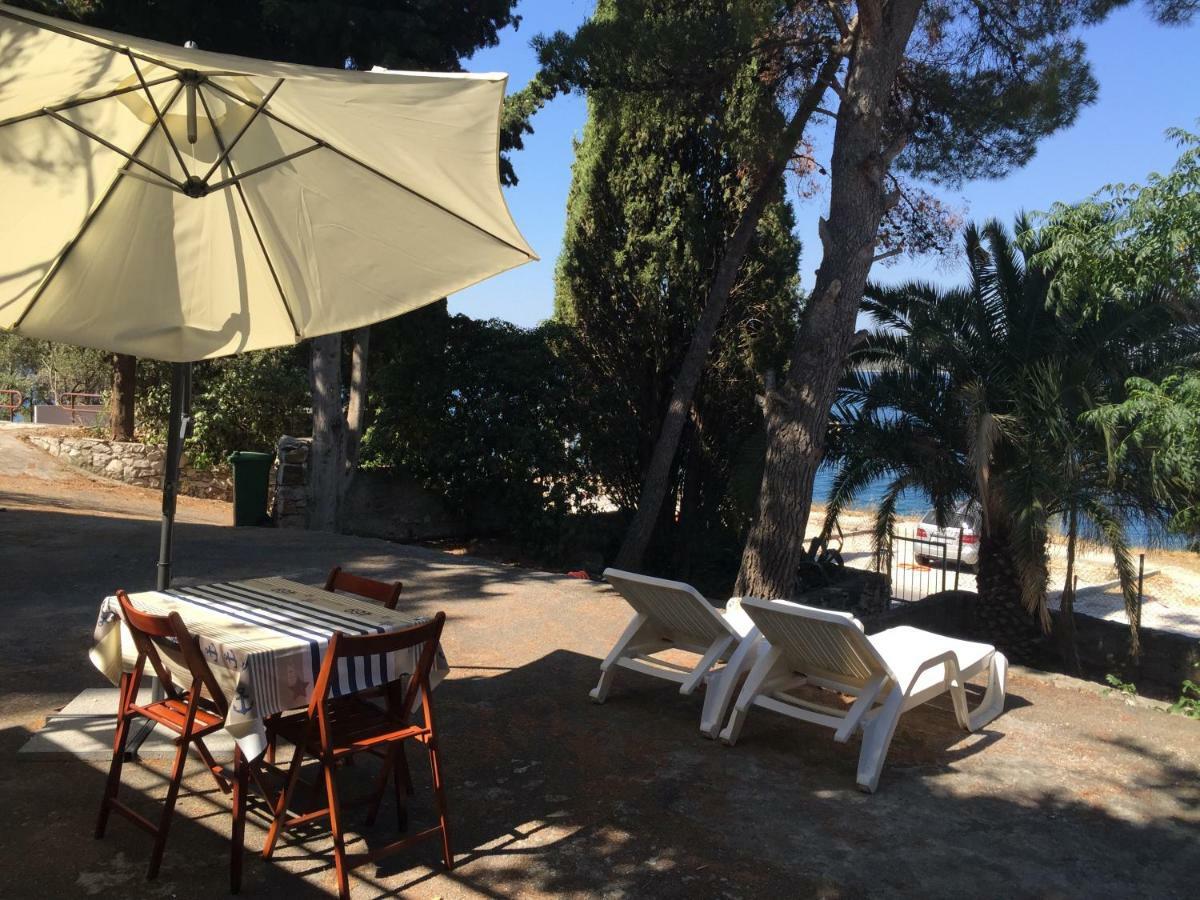 Appartamento Cozy Place On The Beach Traù Esterno foto